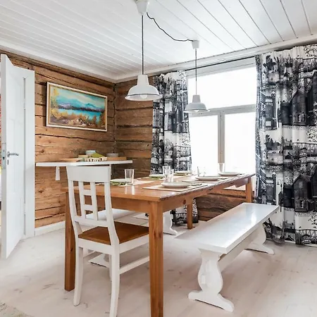 Pikisaari Guest house 2*