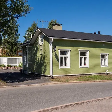Pikisaari Guest house 2*